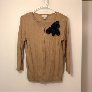 3/$15 ✨ Loft cardigan with flower detail